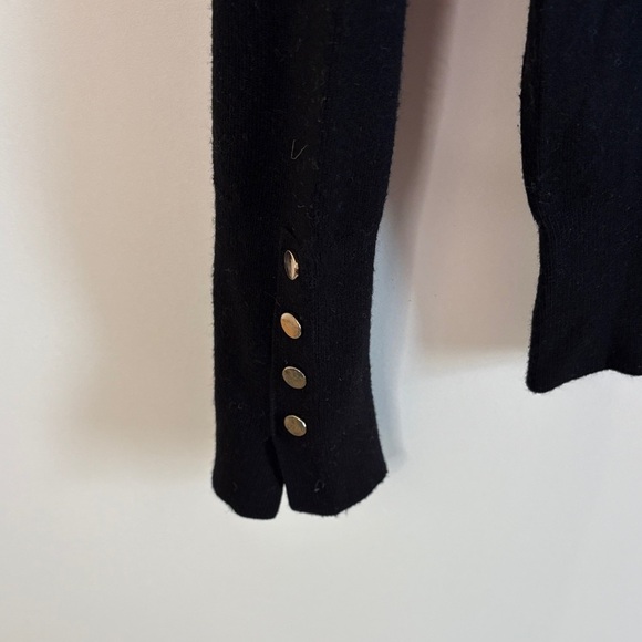 Zara Elegant Black V-Neck Sweater for Women - Picture 4 of 5